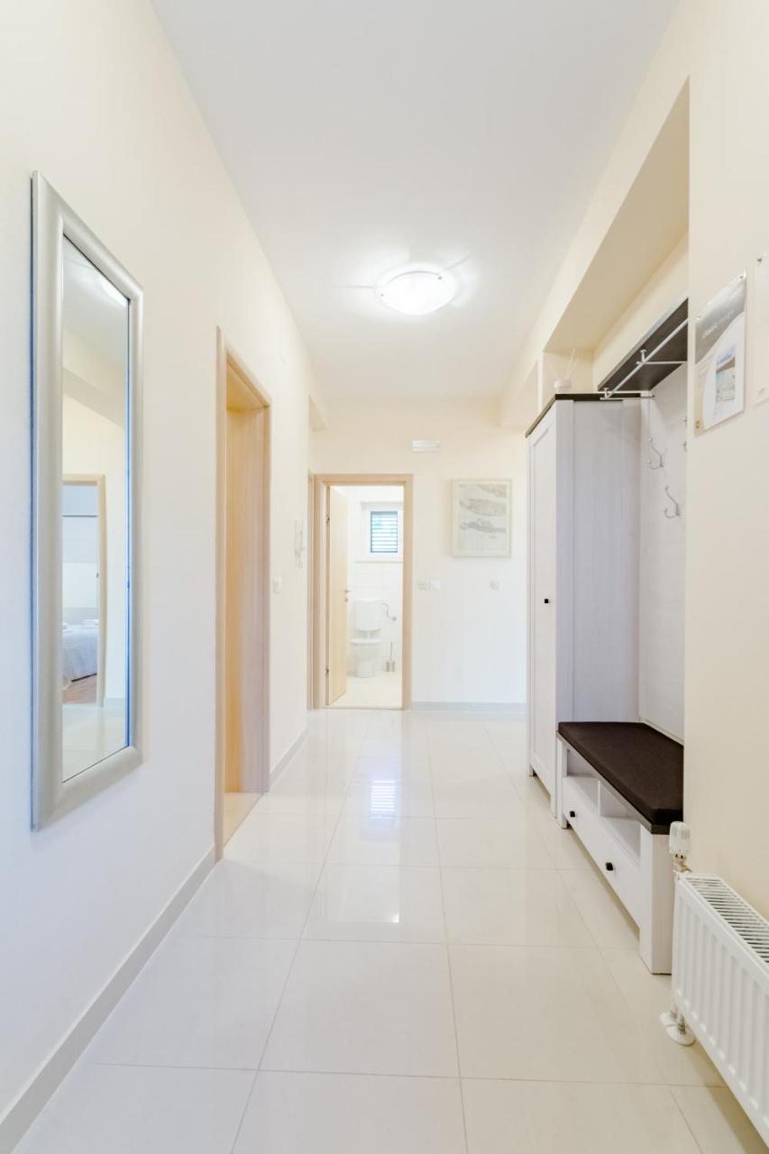 Apartment Deni *