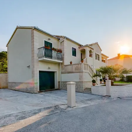 Apartment Deni Supetar Exterior photo