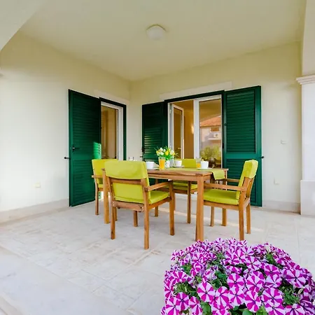 Apartment Deni Supetar Exterior photo