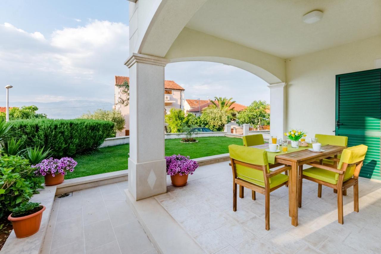 Apartament Deni