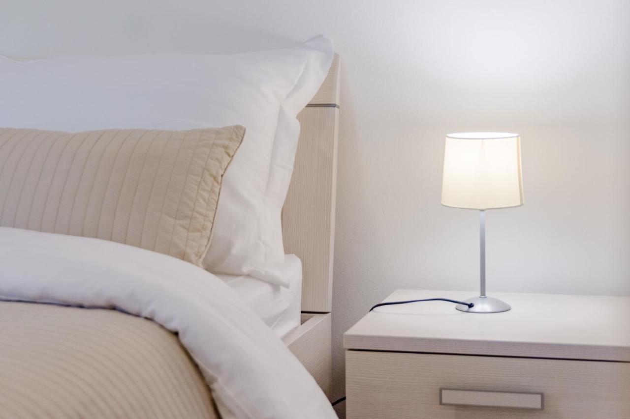 Apartament Deni